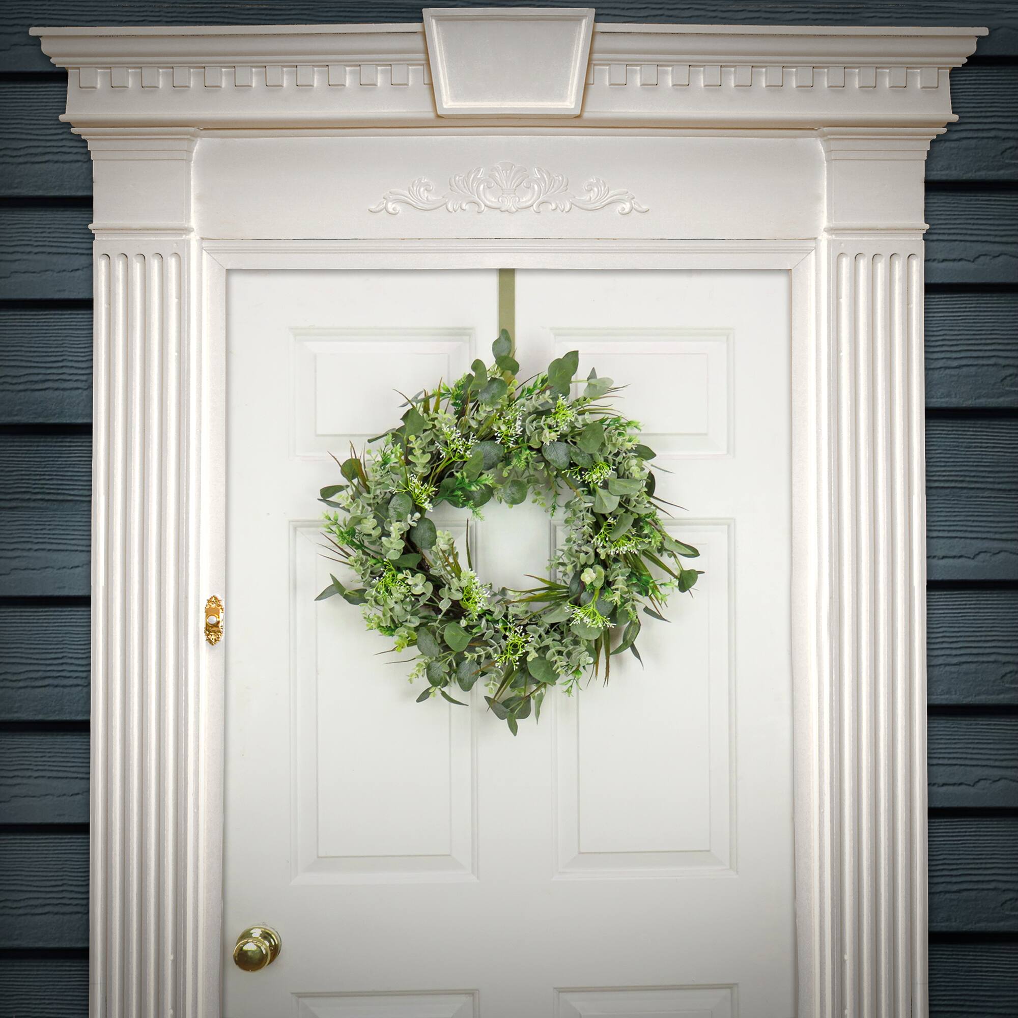 22" Eucalyptus & Grass Wreath